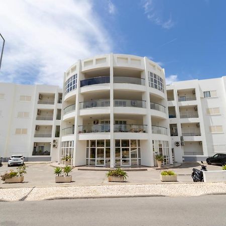 Spaceful Apartment In Albufeira Kültér fotó
