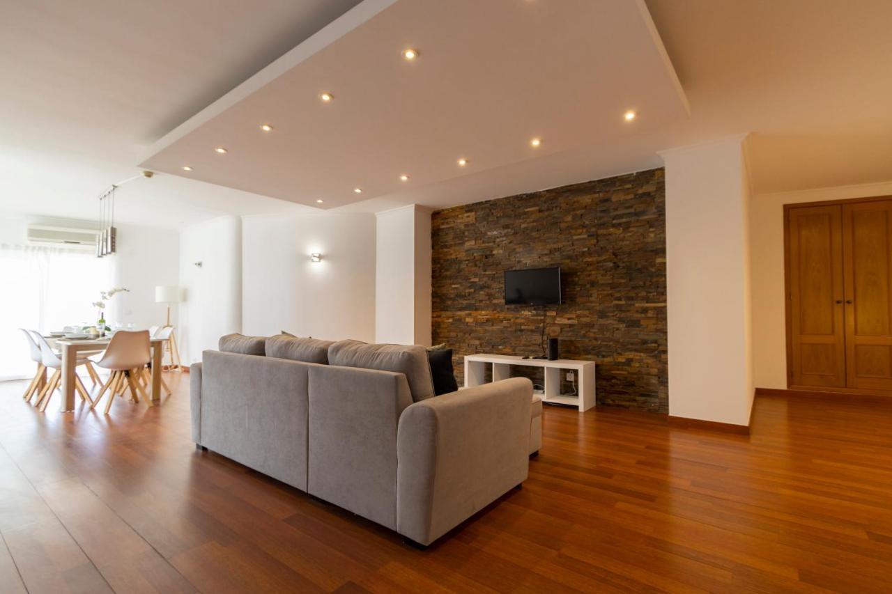 Spaceful Apartment In Albufeira Kültér fotó