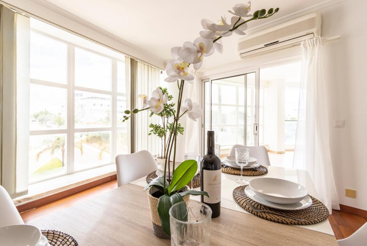 Spaceful Apartment In Albufeira Kültér fotó
