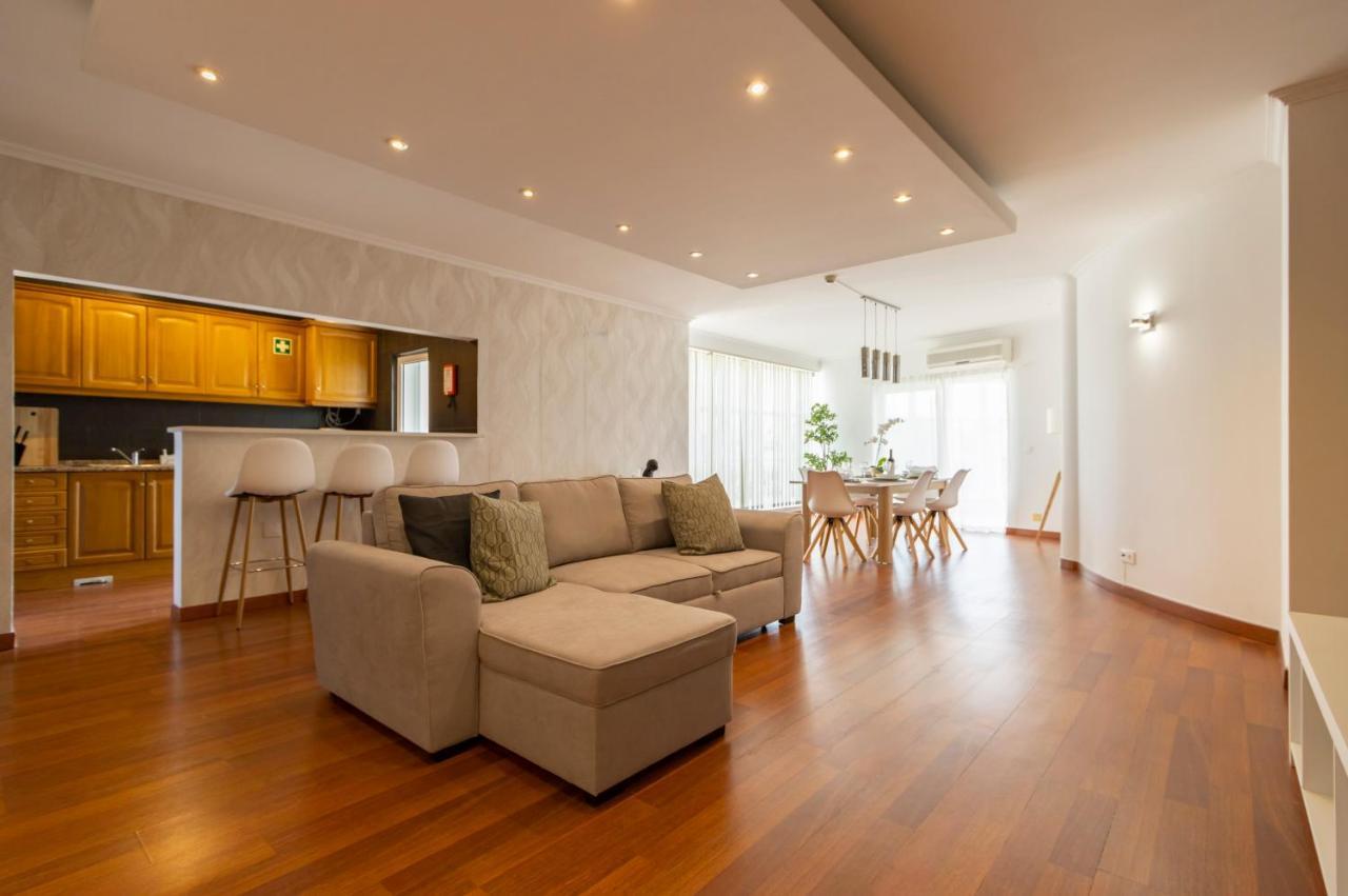 Spaceful Apartment In Albufeira Kültér fotó