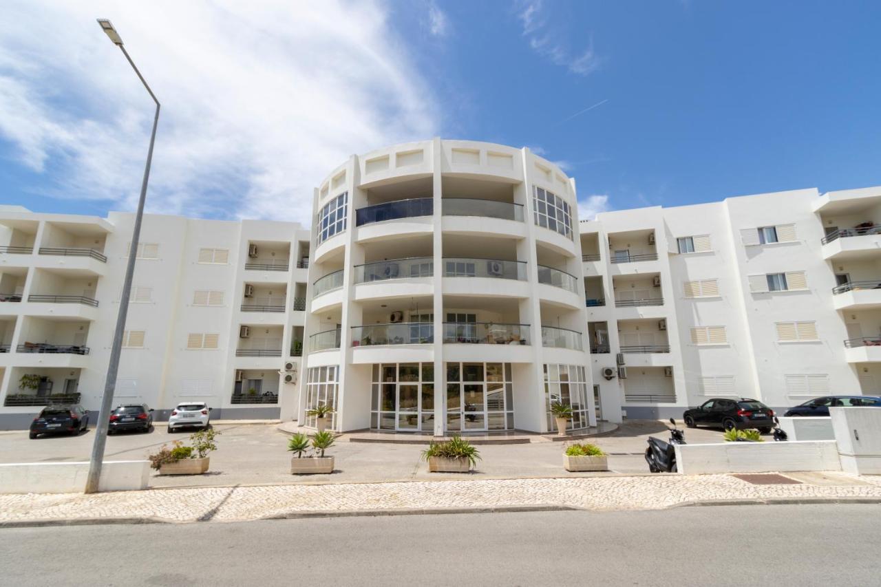 Spaceful Apartment In Albufeira Kültér fotó