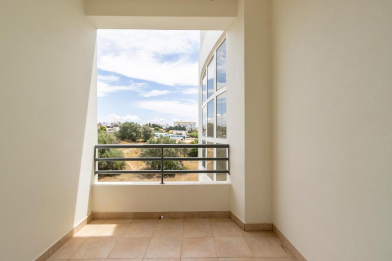 Spaceful Apartment In Albufeira Kültér fotó